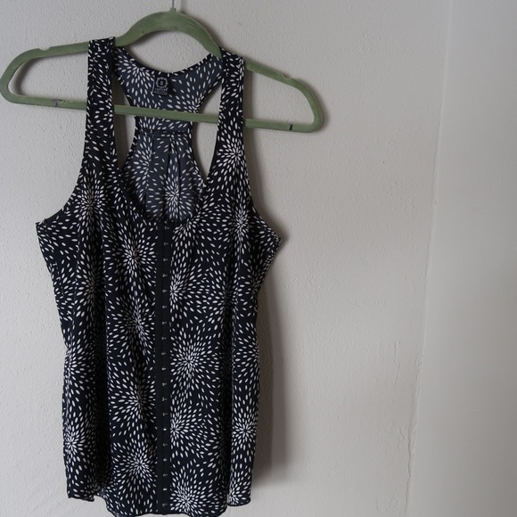 ‘Empyre’ Summer tank racer back eyelet hook - Picture 8 of 8